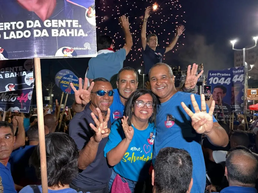 Del, Sid Serra, Bruno Reis e Ana Paula participam de caminhada em Salvador